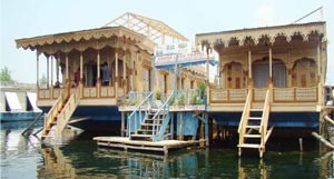 Srinagar Houseboat Package